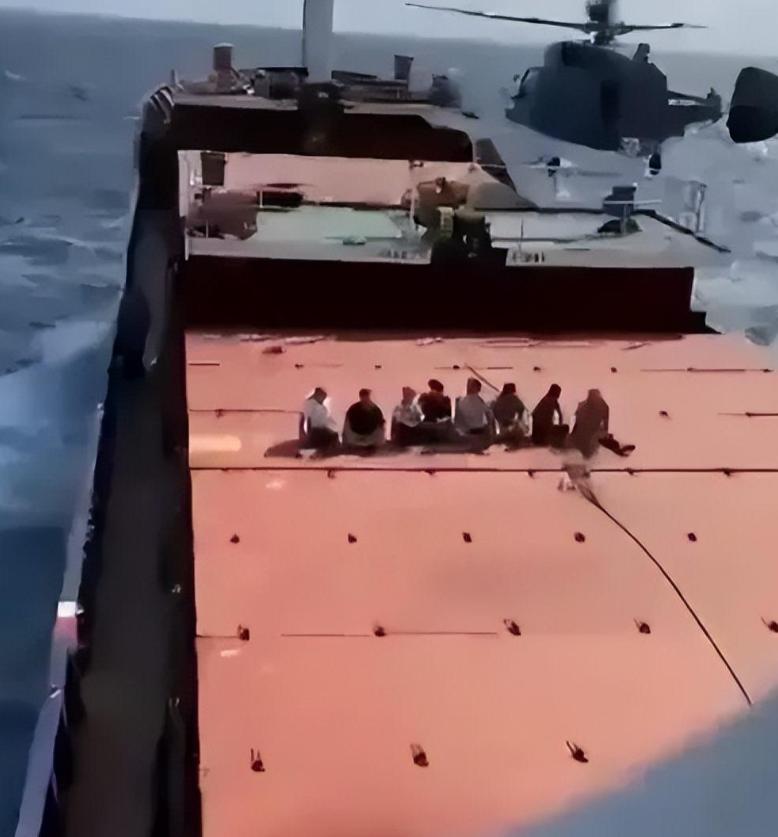 俄羅斯向美軍艦開火，事件背景與SEO解讀，俄羅斯對美軍艦開火事件背景解析與SEO視角解讀