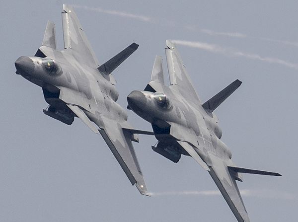 軍事震撼，20架轟炸機傾瀉240枚導彈的力量展示，軍事震撼，20架轟炸機傾瀉導彈力量展示日