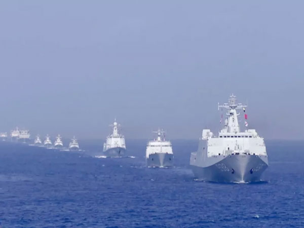 人民海軍成立70周年閱兵，輝煌成就與堅(jiān)定前行，人民海軍成立70周年閱兵，輝煌成就鑄就，堅(jiān)定前行展雄姿