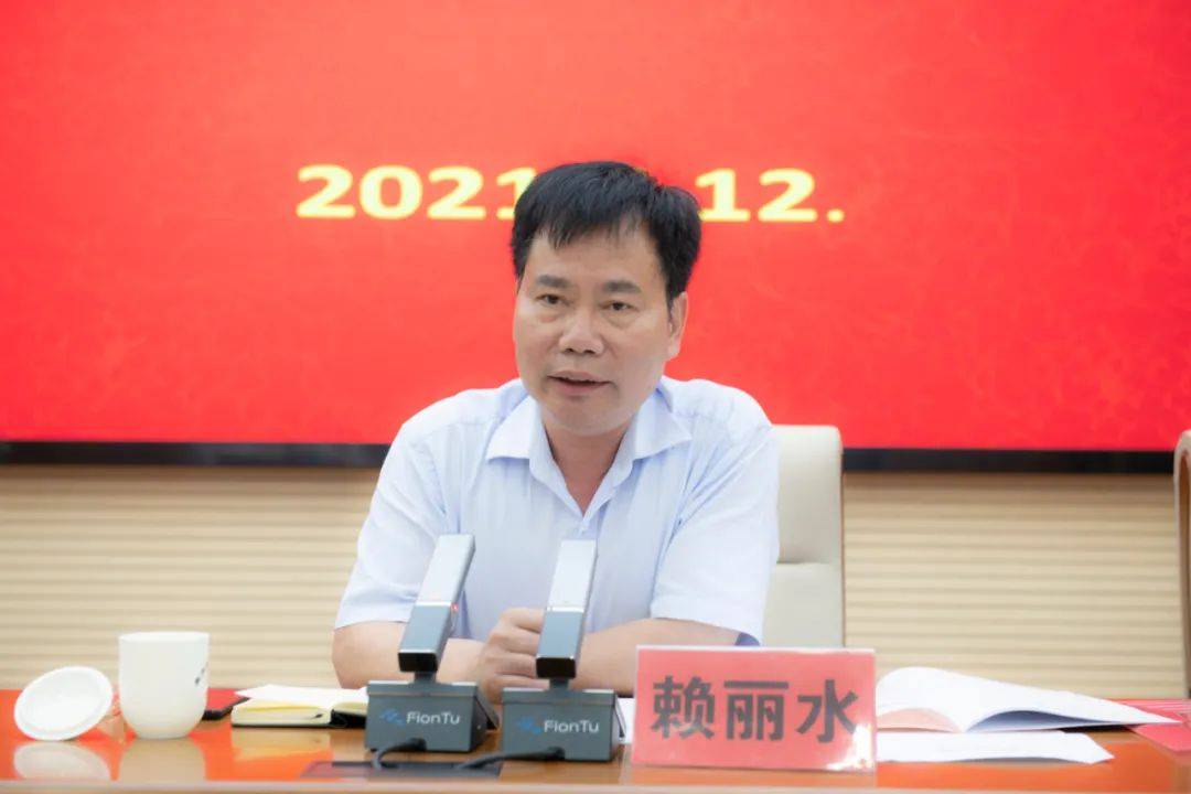 二四六香港資料期期中，深度解析與SEO優(yōu)化策略，深度解析香港期期中資料，SEO優(yōu)化策略揭秘