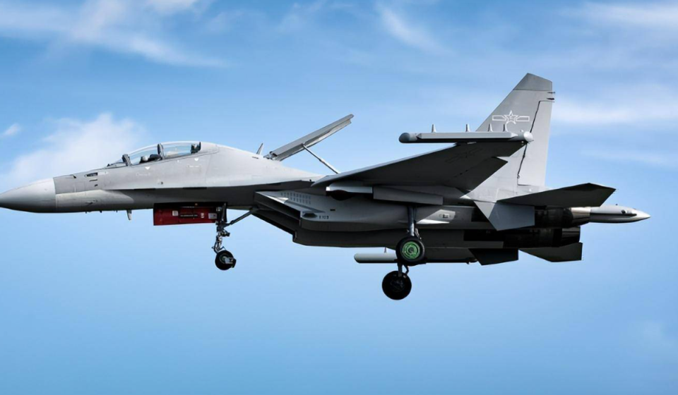 殲-16，中國航空工業(yè)的杰出代表，揭秘其屬于第幾代戰(zhàn)機，揭秘殲-16，中國航空工業(yè)杰出代表，究竟屬于第幾代戰(zhàn)機？