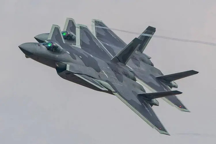 殲-20戰(zhàn)斗機簡筆畫教程與解析，殲-20戰(zhàn)斗機簡筆畫教程詳解及解析