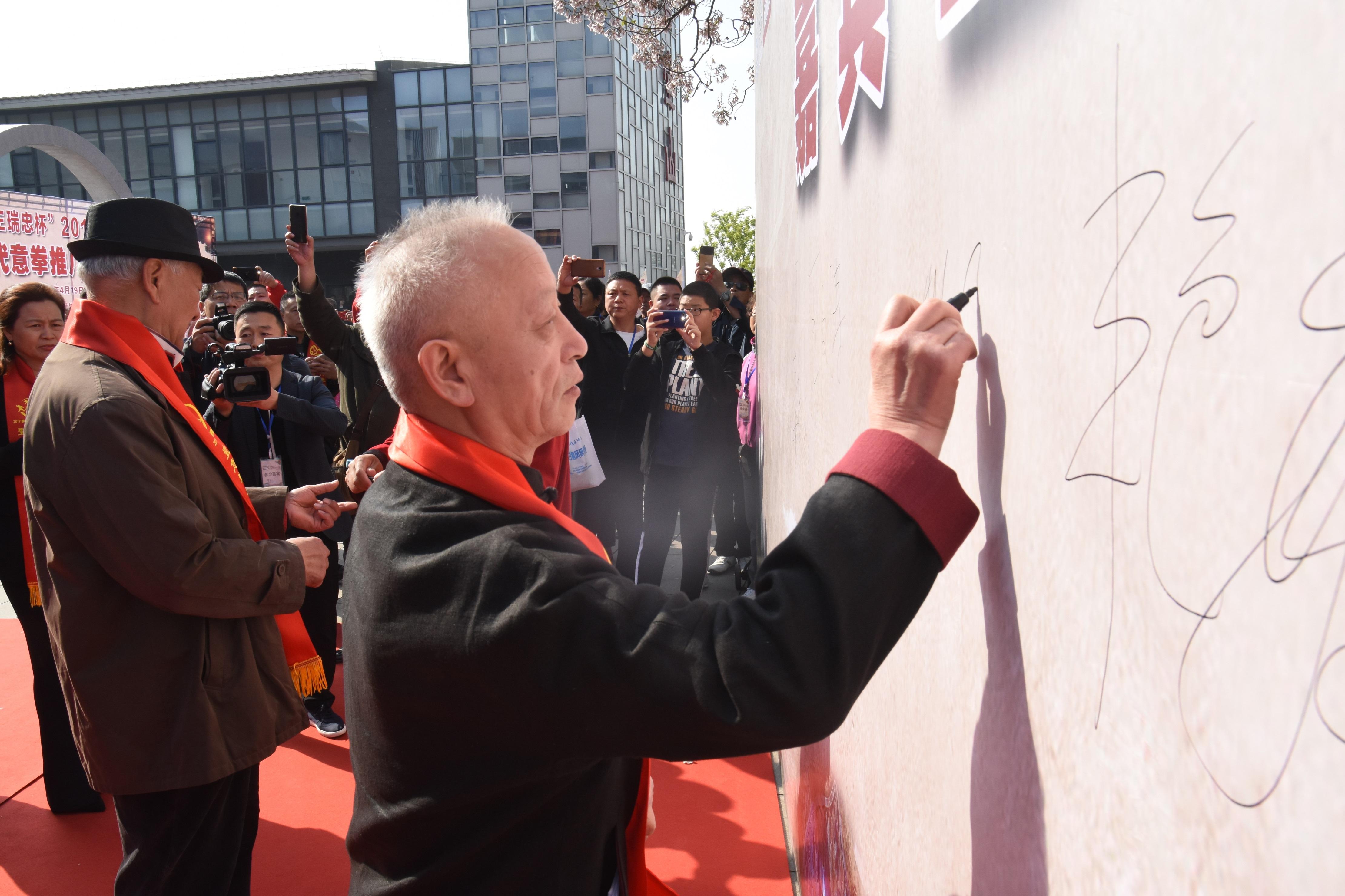 一碼一肖王中王論壇，探索與解析，一碼一肖王中王論壇，深度探索與解析